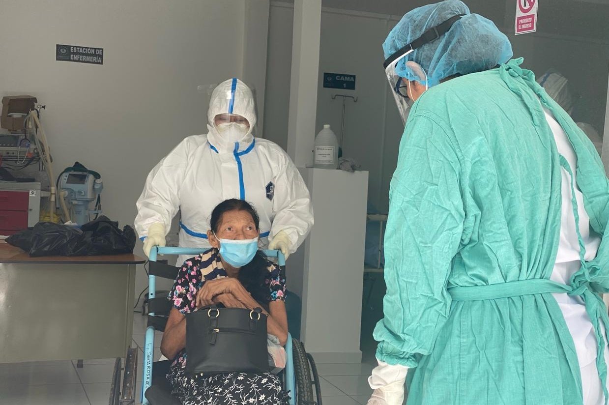 Personal de primera línea da el alta a nuevos recuperados en Hospital de Santa Rosa de Lima personal-de-primera-linea-da-el-alta-a-nuevos-recuperados-en-hospital-de-santa-rosa-de-lima